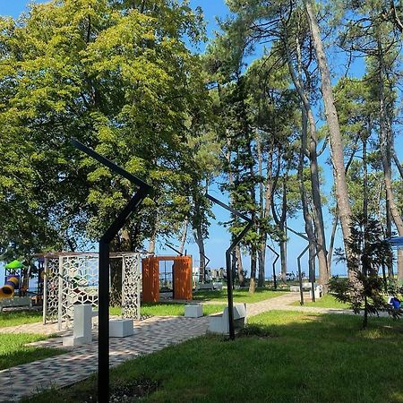 Guest House Kobuleti On Aghmashenebeli Eksteriør bilde