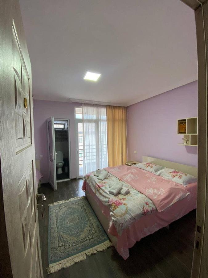 Guest House Kobuleti On Aghmashenebeli Eksteriør bilde