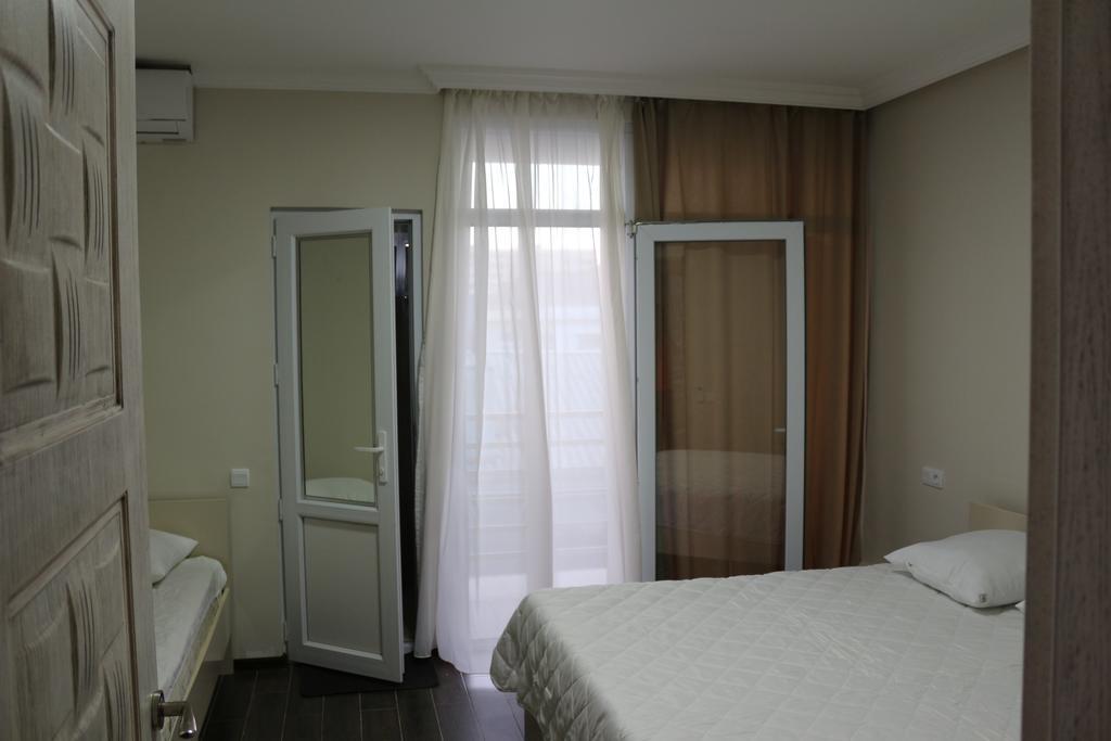 Guest House Kobuleti On Aghmashenebeli Eksteriør bilde