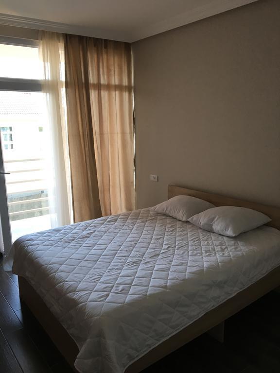 Guest House Kobuleti On Aghmashenebeli Eksteriør bilde