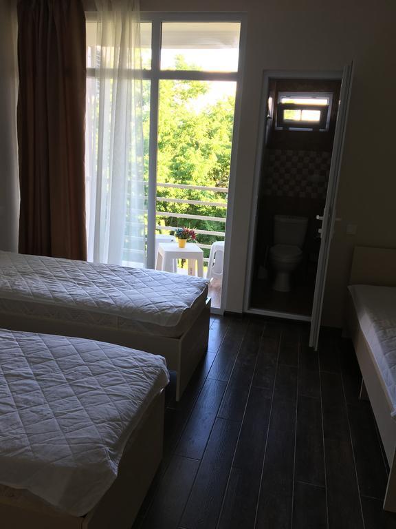 Guest House Kobuleti On Aghmashenebeli Eksteriør bilde