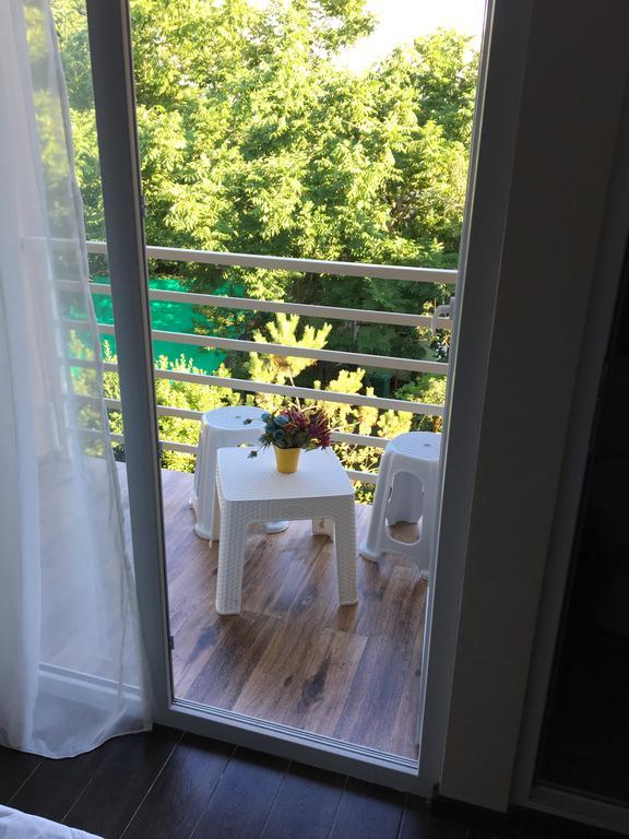 Guest House Kobuleti On Aghmashenebeli Eksteriør bilde