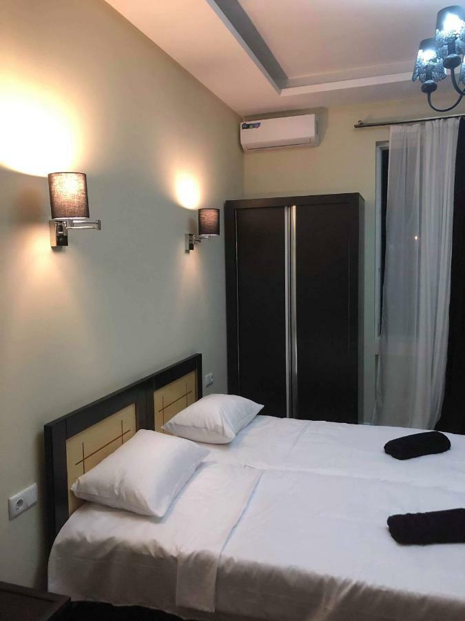 Guest House Kobuleti On Aghmashenebeli Eksteriør bilde
