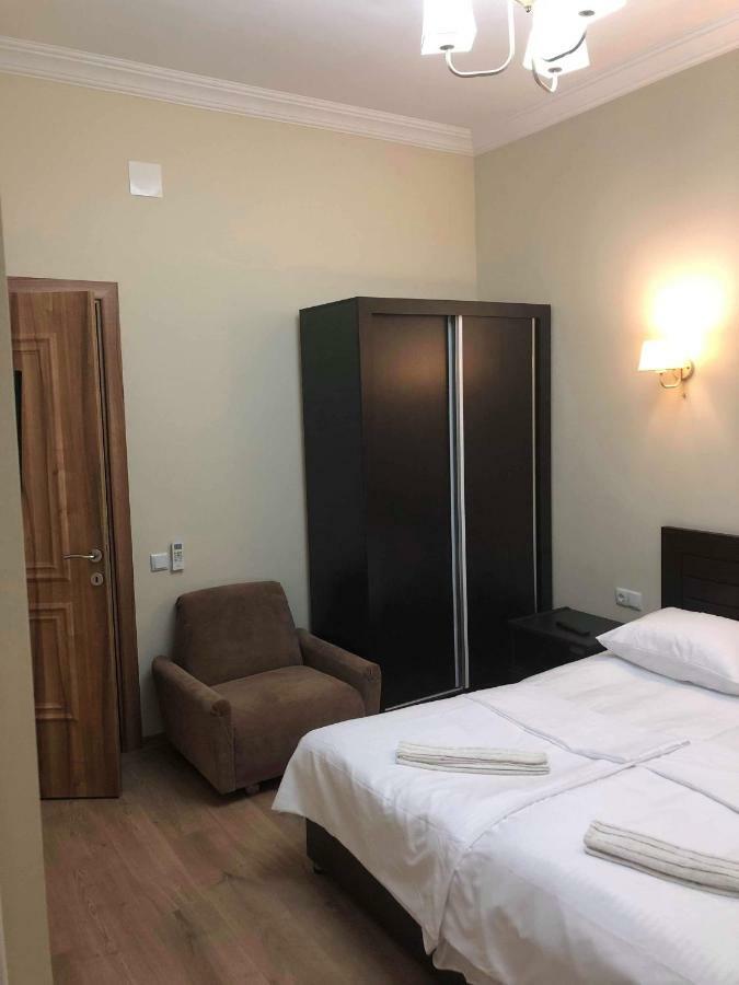 Guest House Kobuleti On Aghmashenebeli Eksteriør bilde