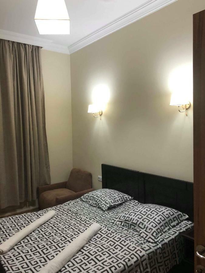 Guest House Kobuleti On Aghmashenebeli Eksteriør bilde